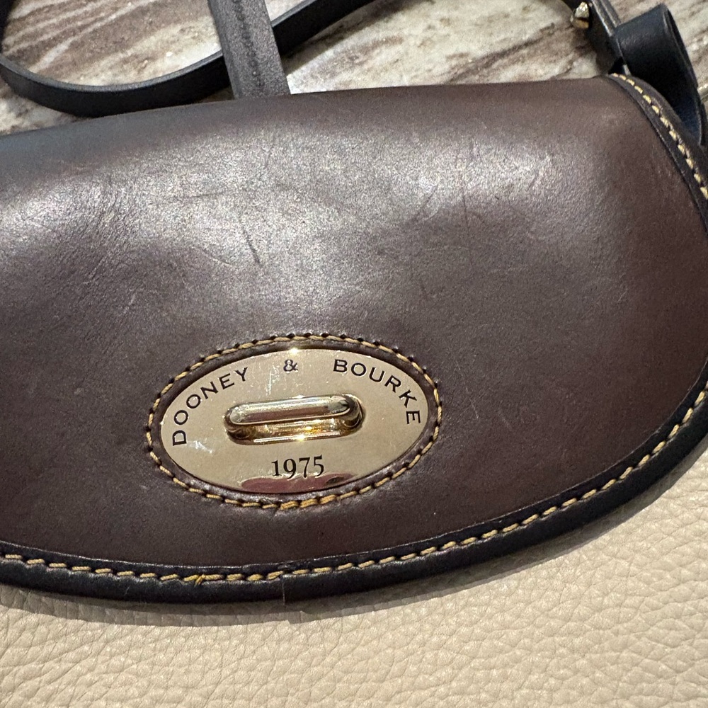 Dooney & Bourke Black and Cream Leather Crossbody Bag - Picture 3 of 9